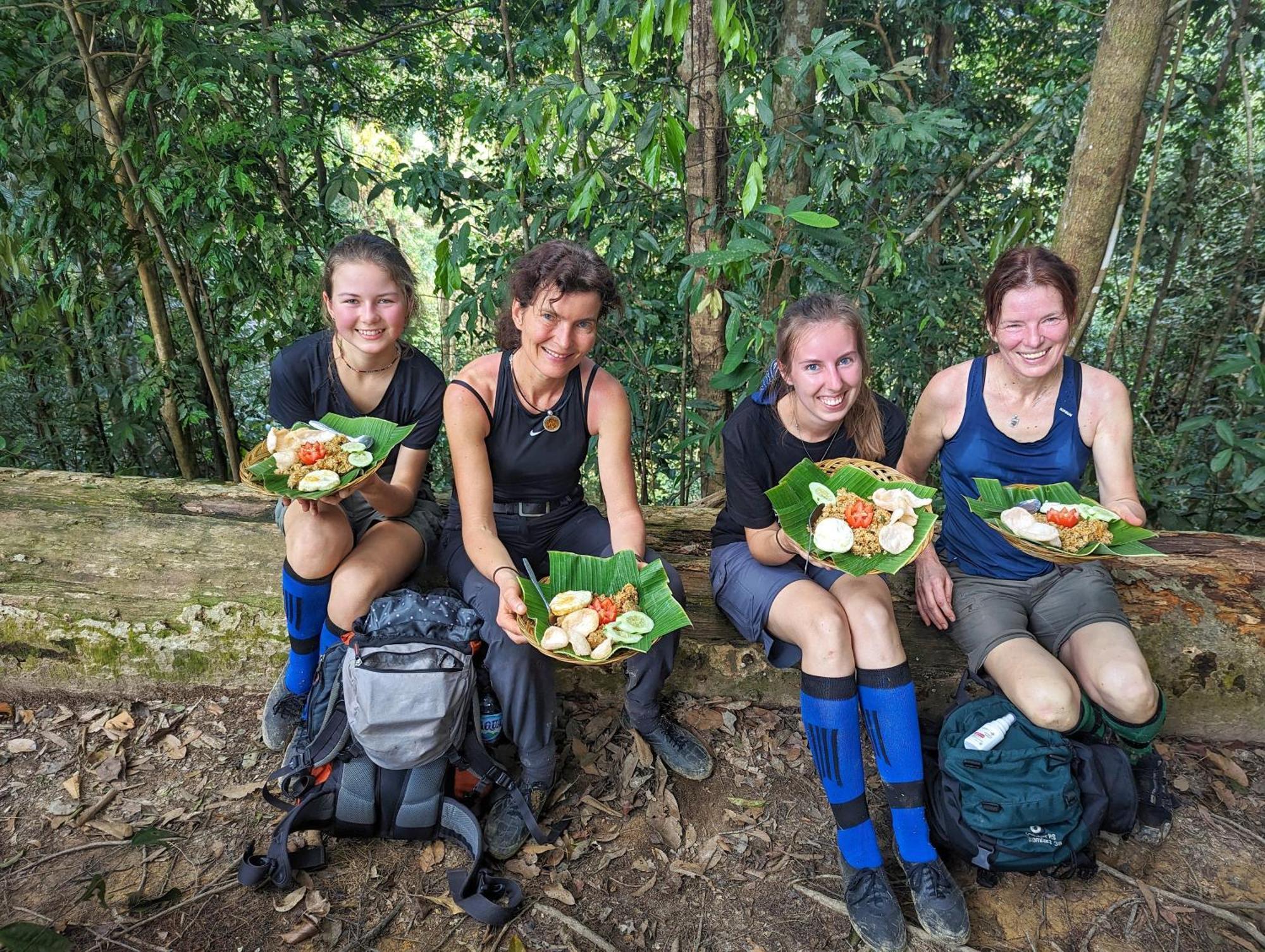 Thejungleguide - Lodges & Treks بوكيت لاوانج المظهر الخارجي الصورة